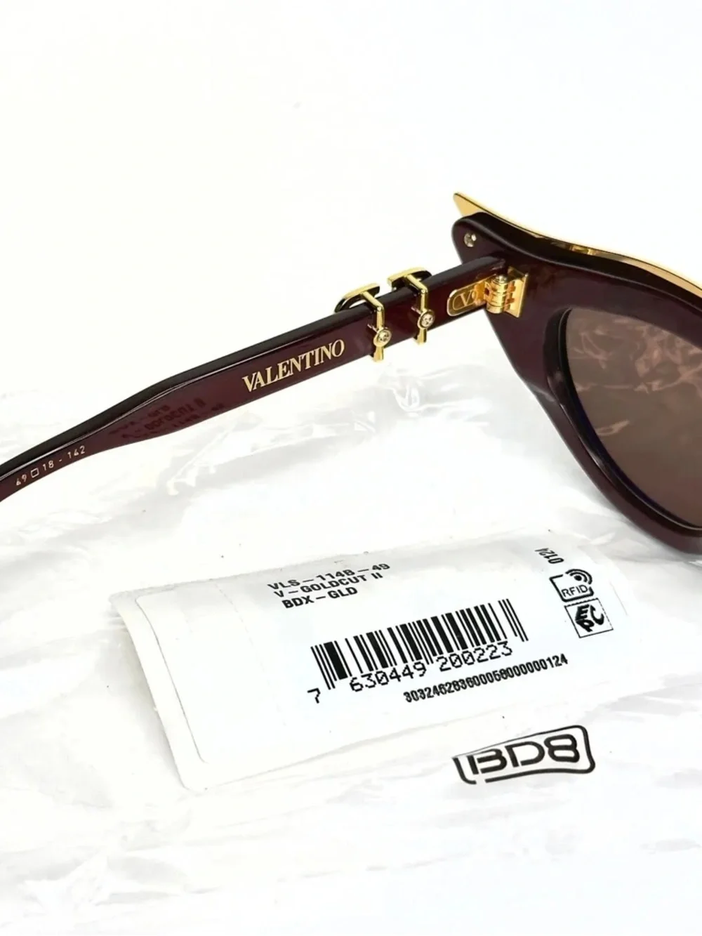 New! Valentino VLS 114B Burgundy Cat-Eye Sunglasses with Gold Trim, Authentic